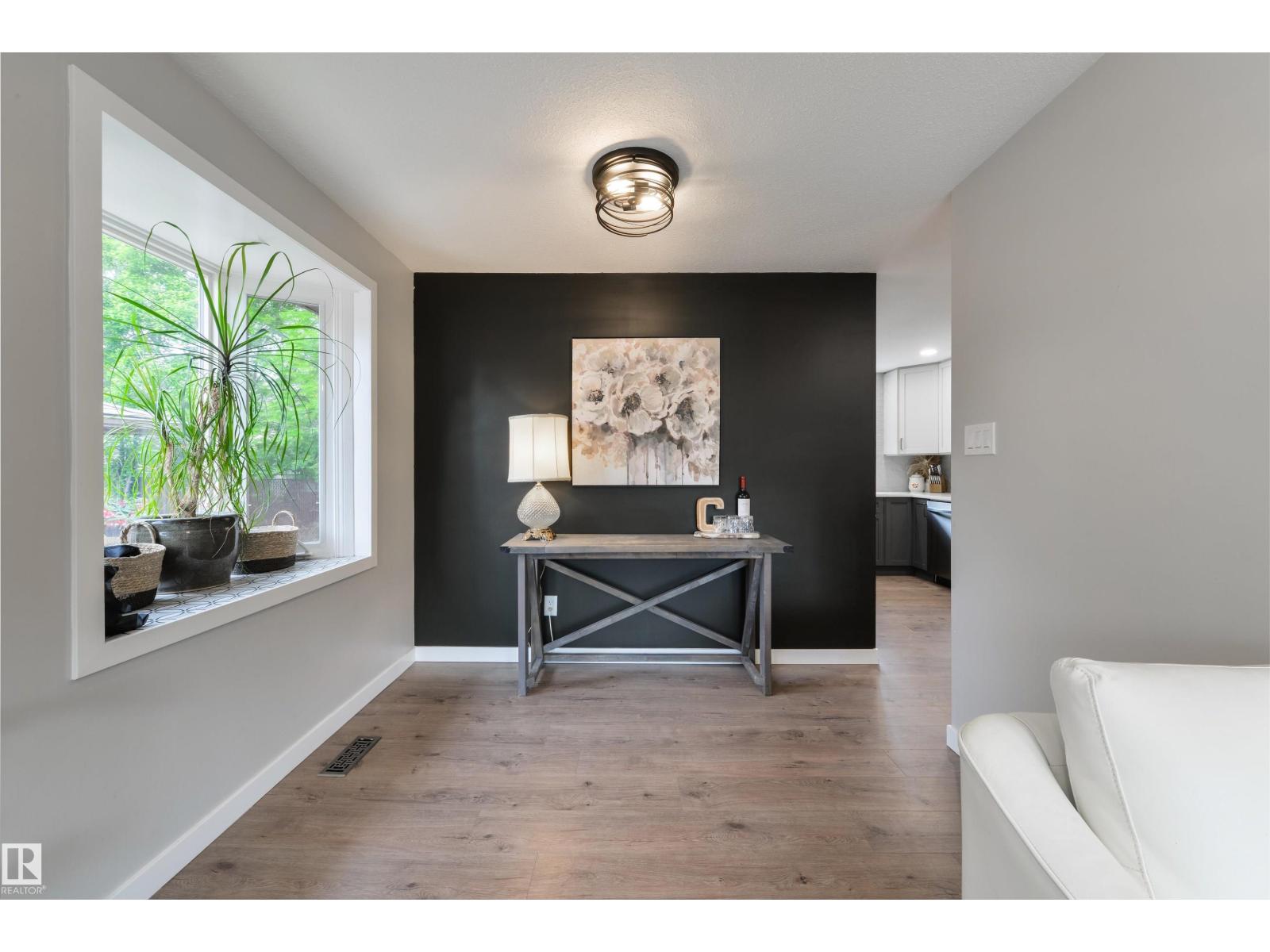 3 MORRIS ST
