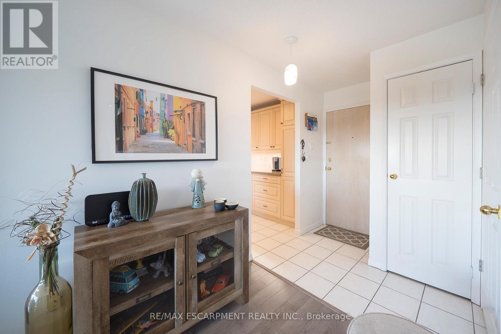 715 - 9 BONHEUR COURT