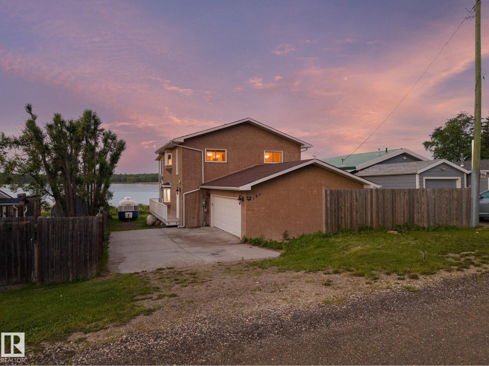104 BAYVIEW DR