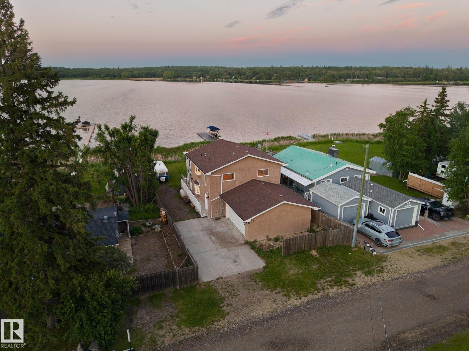 104 BAYVIEW DR