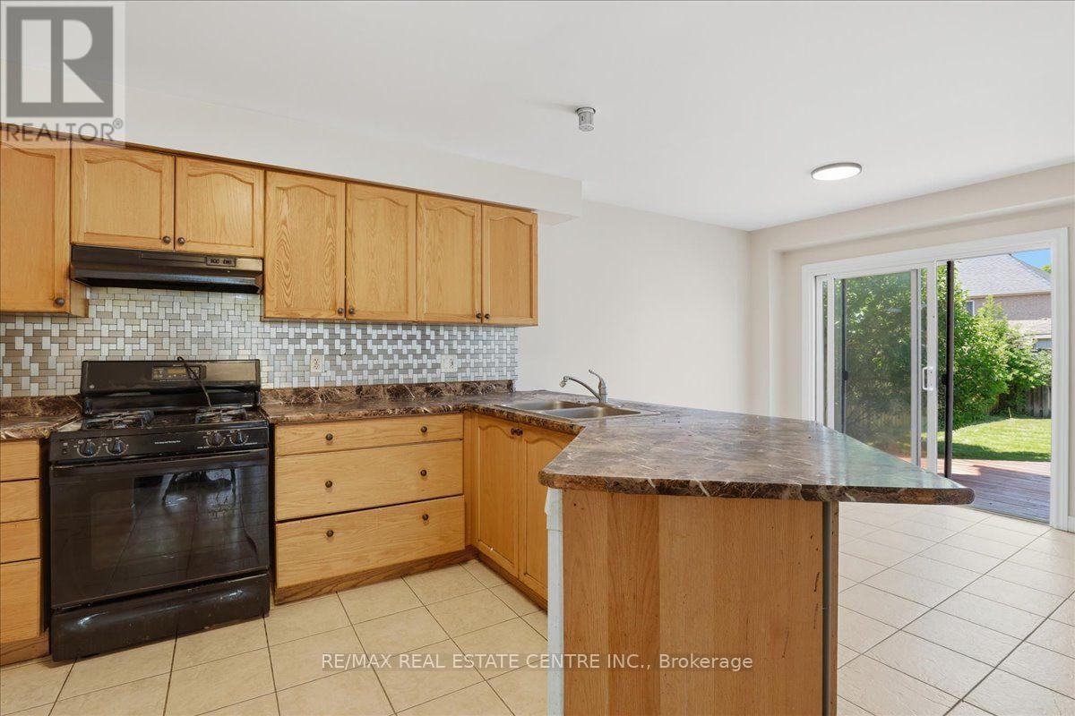 43 DECARO CRESCENT