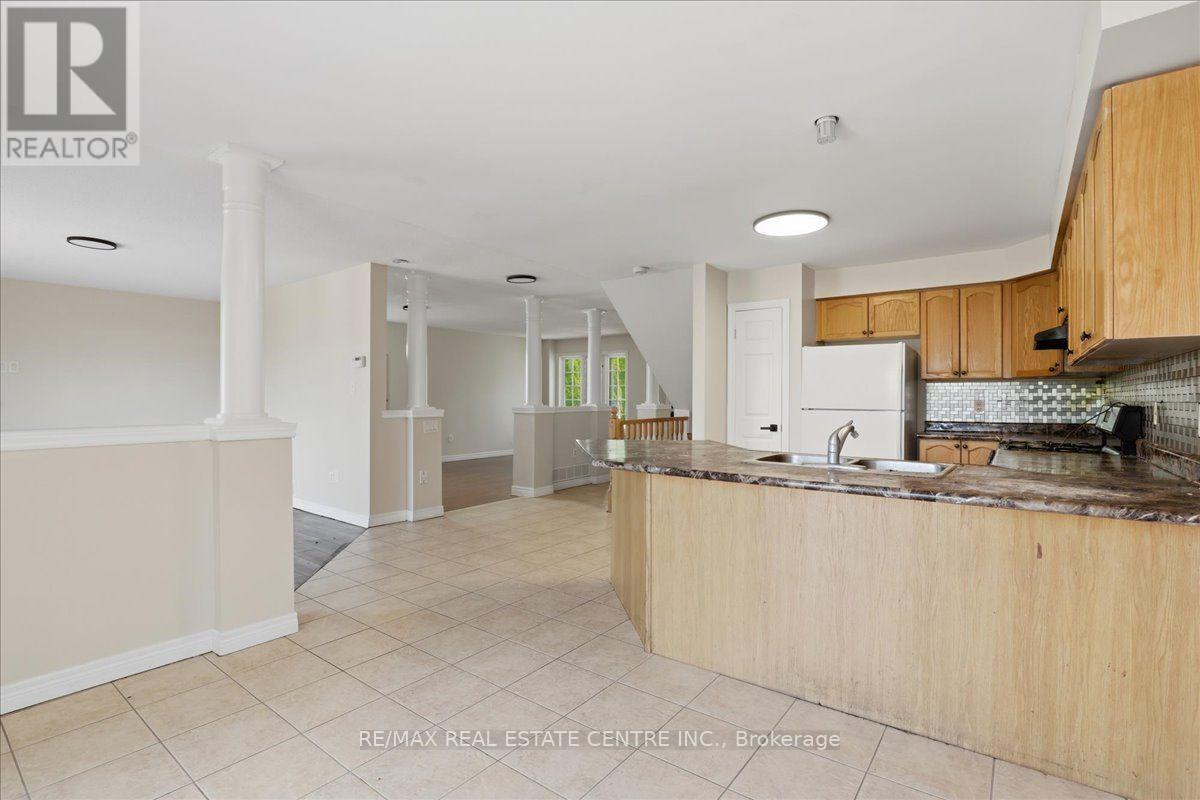 43 DECARO CRESCENT