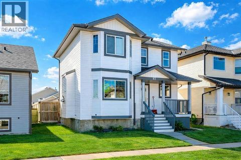 83 Luxstone Crescent SW Airdrie AB T4B2W7