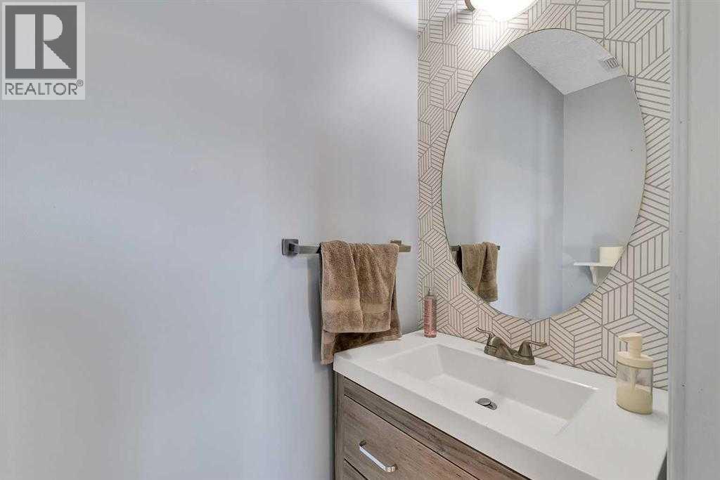 83 Luxstone Crescent SW