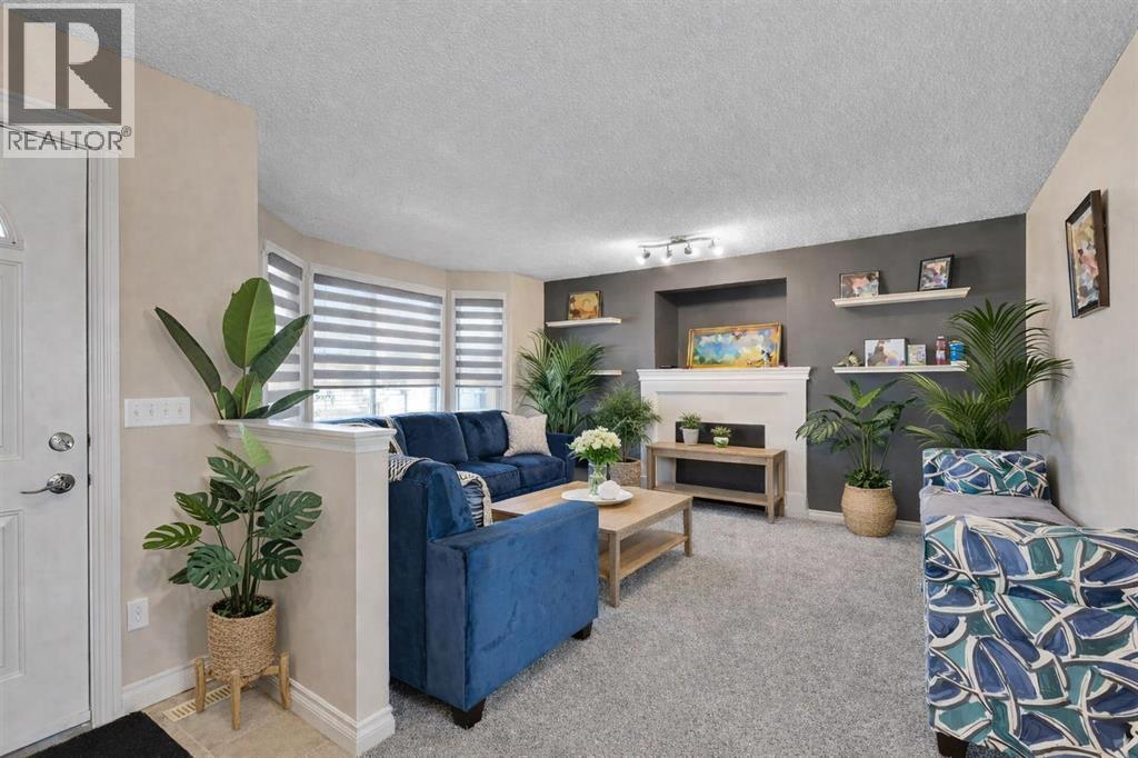 83 Luxstone Crescent SW