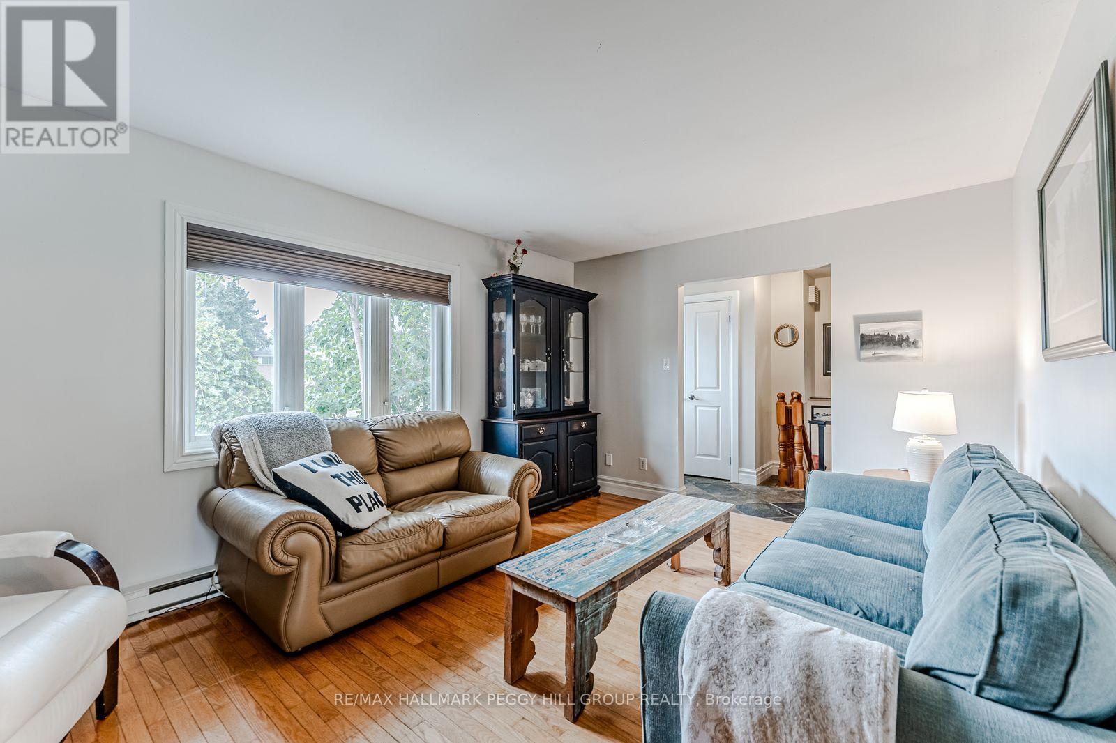 7 SANDLEWOOD TRAIL