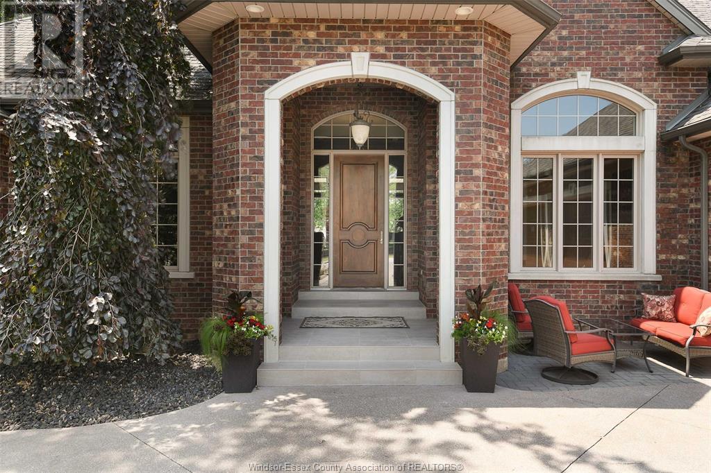360 ANDREW CRESCENT