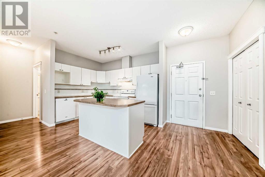 109, 8 Country Village Bay NE