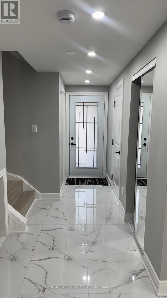 98 STEELES CRESCENT