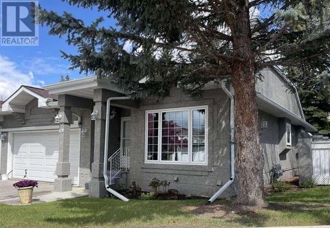 36 Gladstone Gardens SW Calgary AB T3E7E4