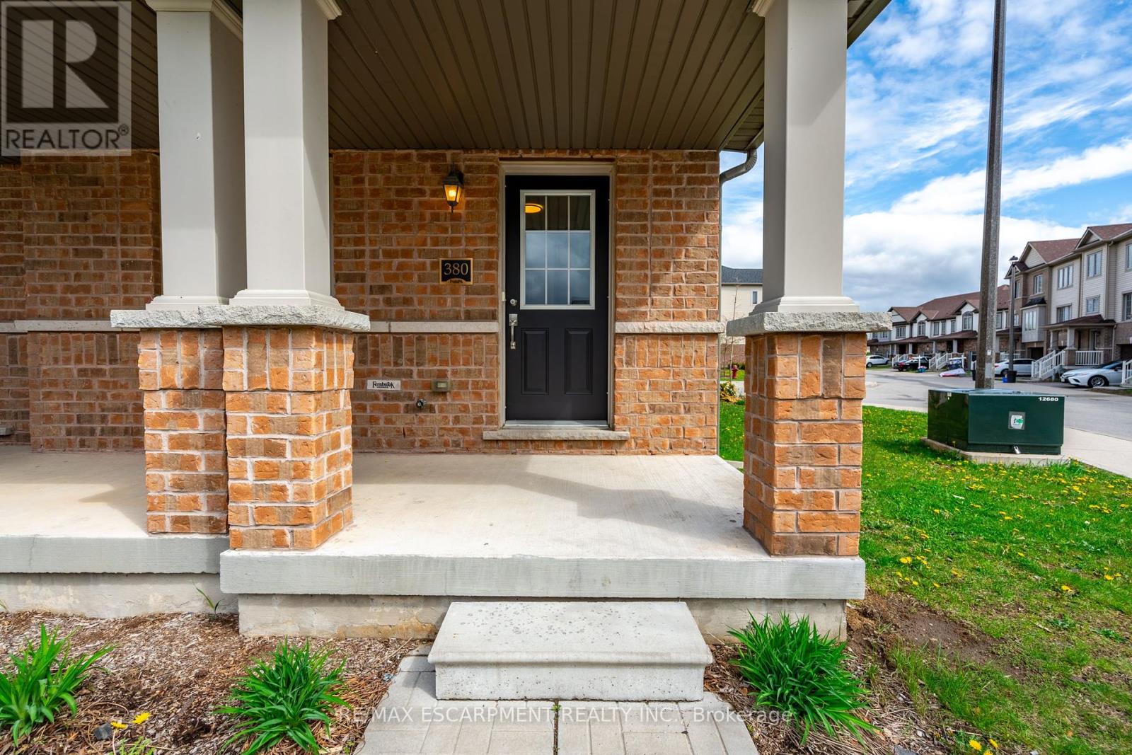 380 LINDEN DRIVE