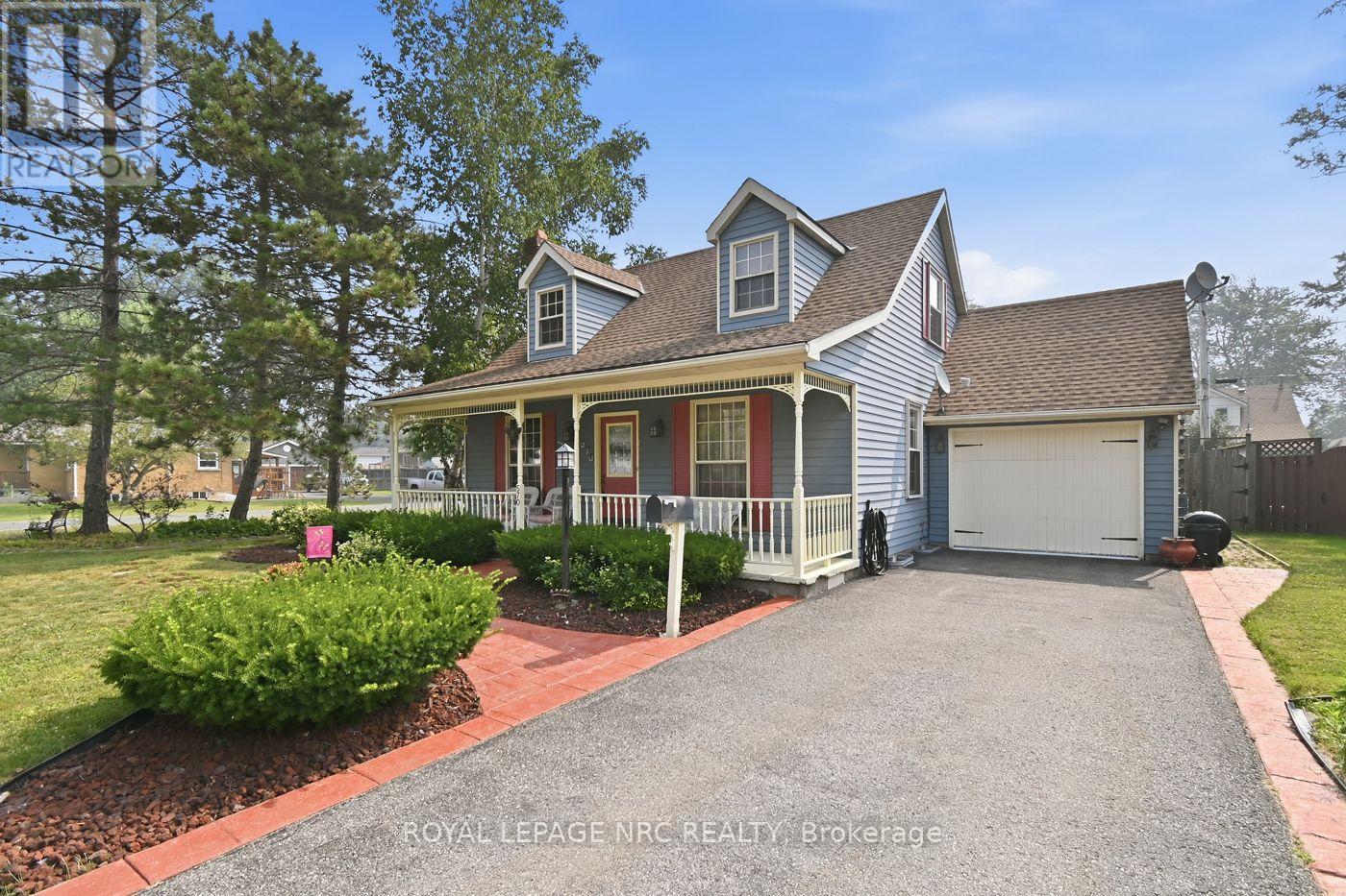 570 LAKESIDE ROAD