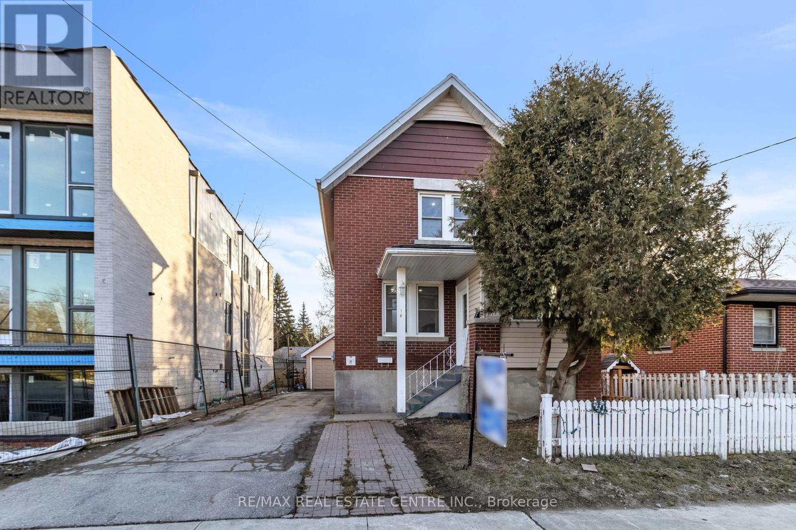 16 STEVENSON STREET N