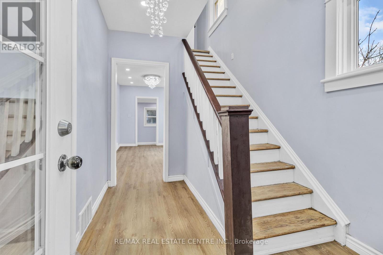16 STEVENSON STREET N