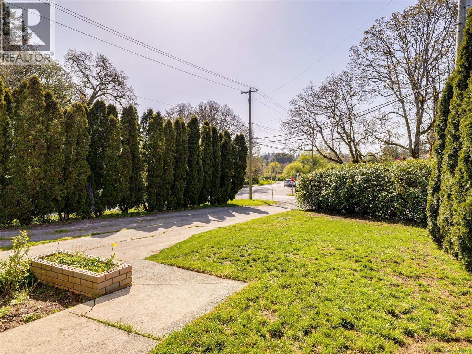 1040 Chesterfield Rd