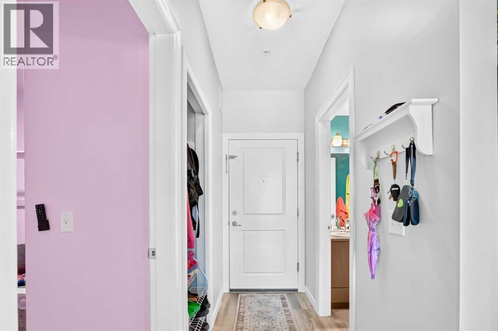 101, 117 Copperpond Common SE