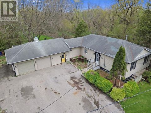 135 BIRKETT Lane Brantford ON N3T5L9