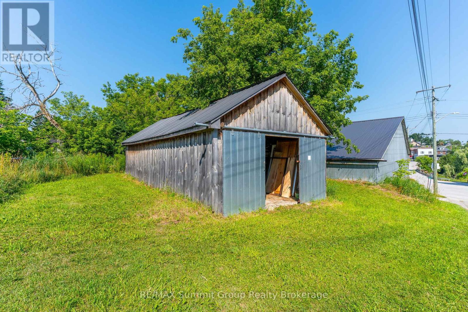 140 & 145 WELLINGTON STREET