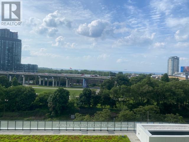 701 - 30 ORDNANCE STREET E