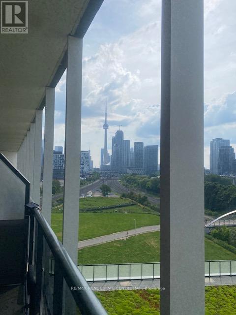 701 - 30 ORDNANCE STREET E