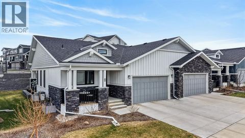 46 Crestridge Bay SW Calgary AB T3B6H2