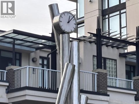 902 175 W 1ST STREET North Vancouver BC V7M3N9