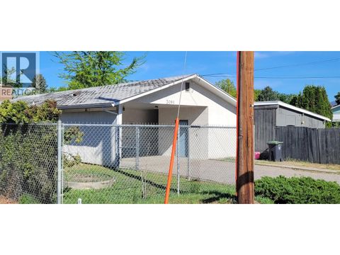 3090 HOLLAND Road Kelowna BC V1W3P8