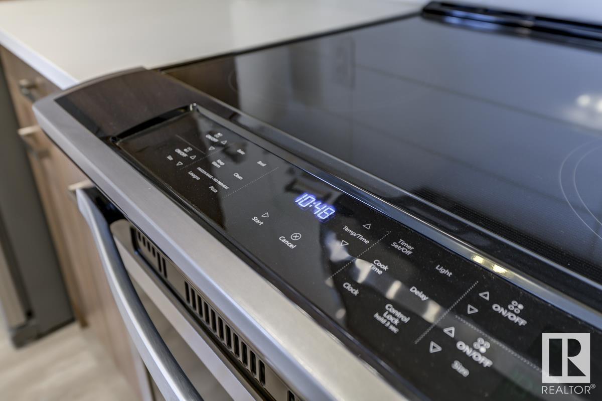 #1707 10410 102 AV NW