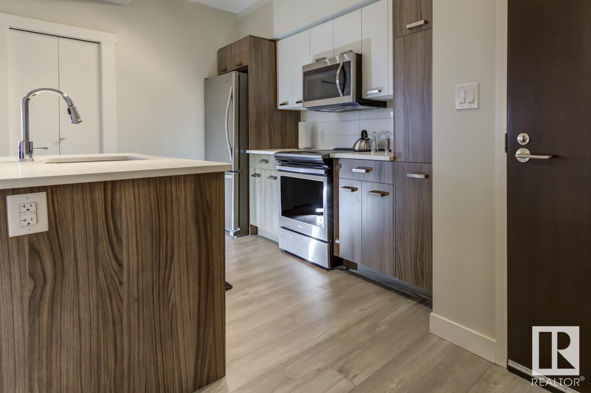 #1707 10410 102 AV NW