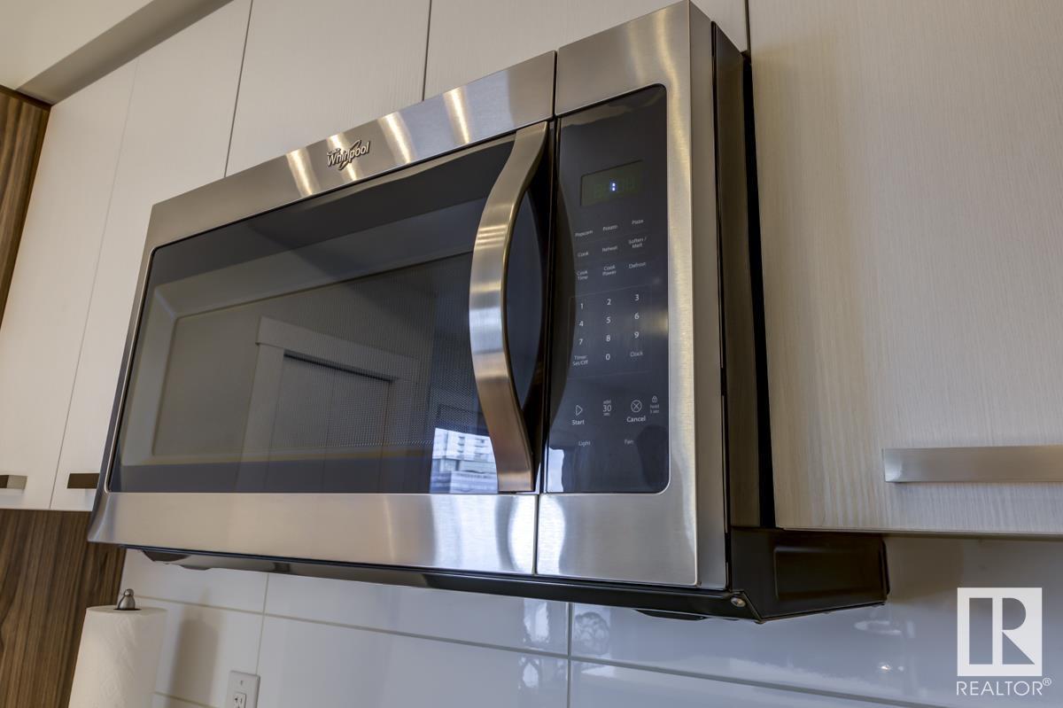 #1707 10410 102 AV NW