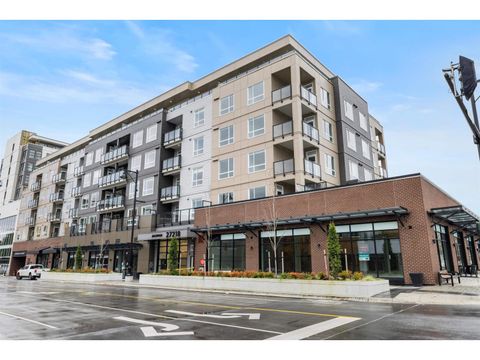 302 27218 ALDERGROVE TOWN CENTRE DRIVE Langley BC V4W0E4