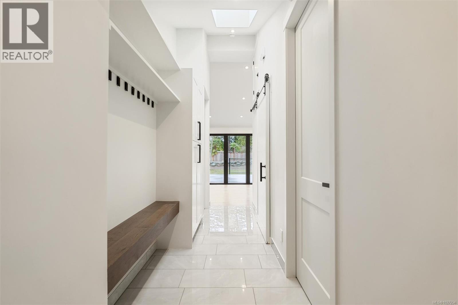 5281 Santa Clara Ave