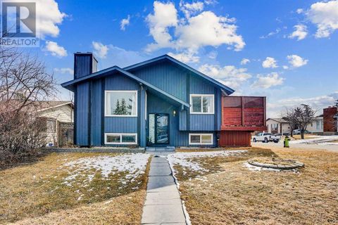 20 Bermuda Road NW Calgary AB T3K1G6