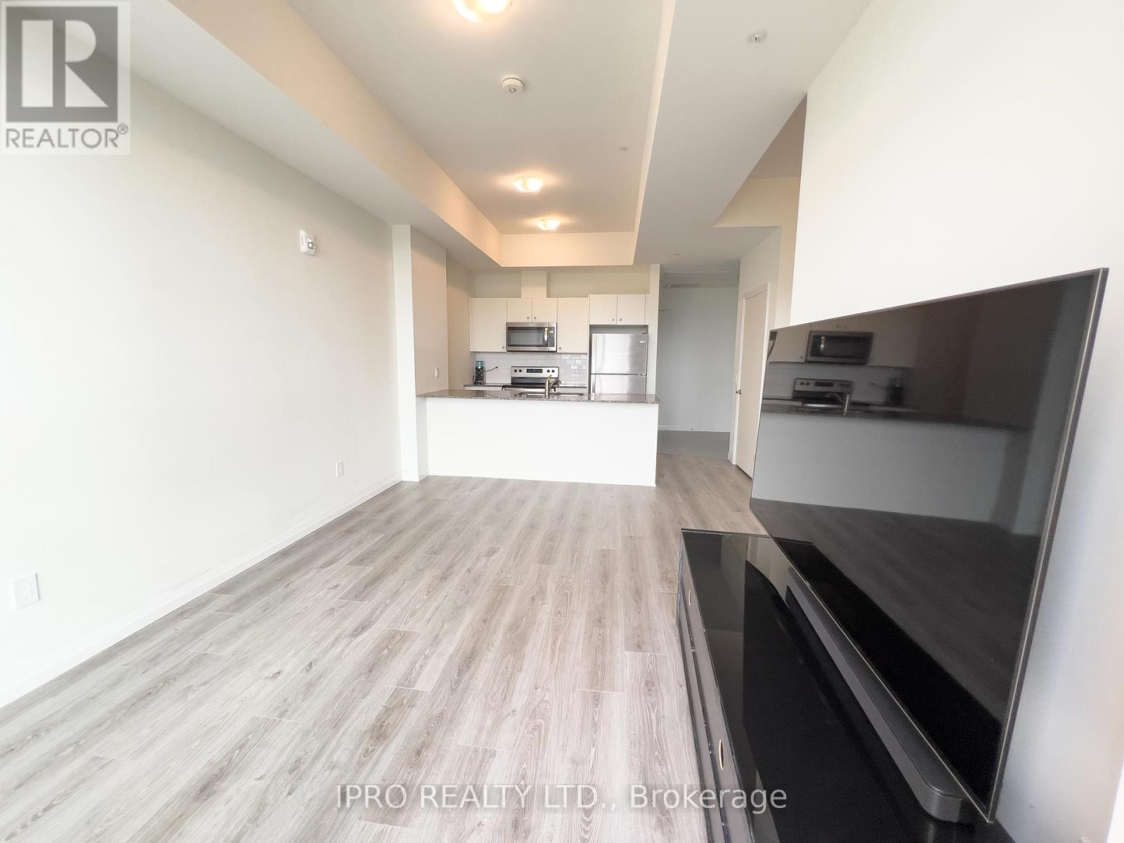 2707 - 108 GARMENT STREET
