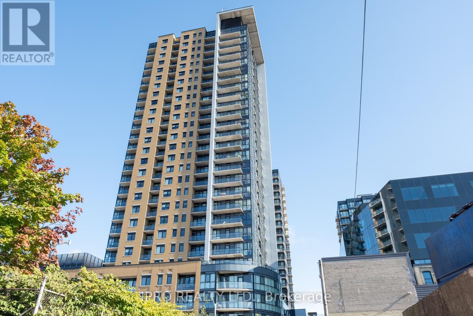 2707 - 108 GARMENT STREET
