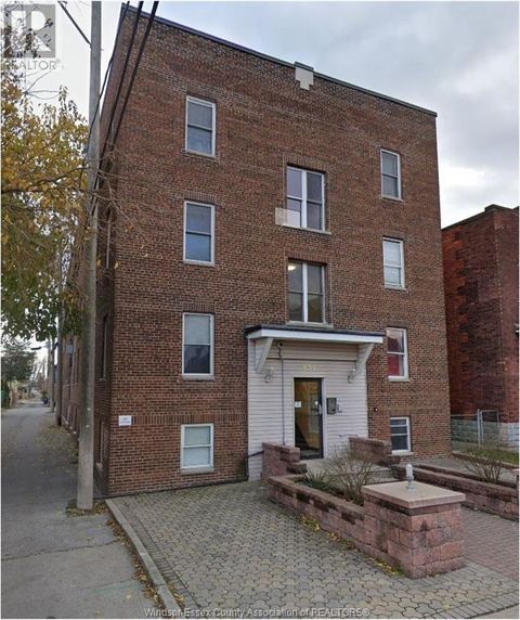 851 TUSCARORA STREET Windsor ON N9A3M9