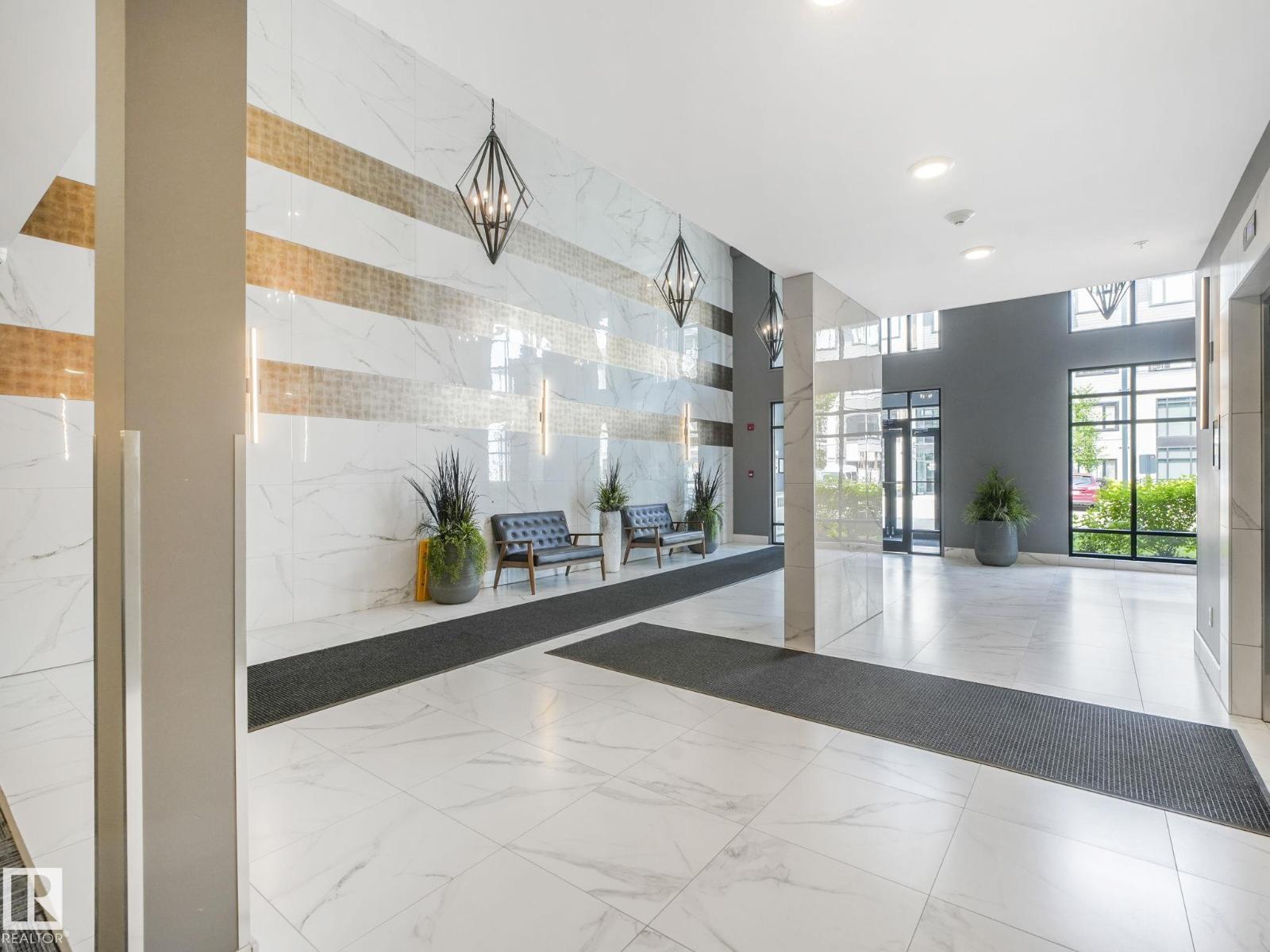 #117 524 GRIESBACH PARADE PR NW