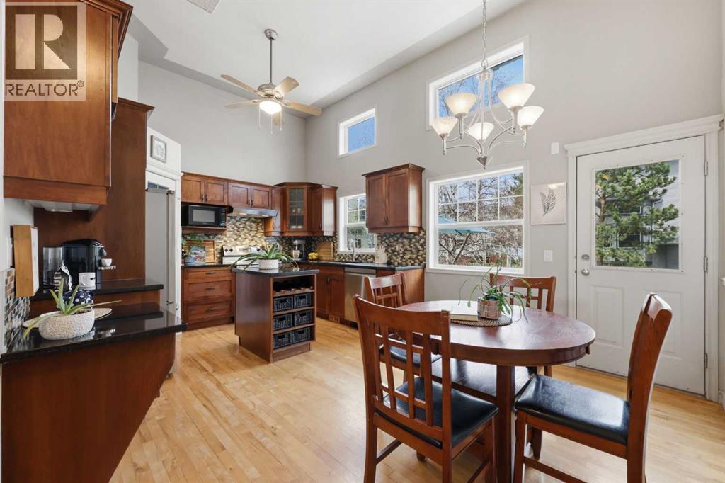 302 Inglewood Grove SE