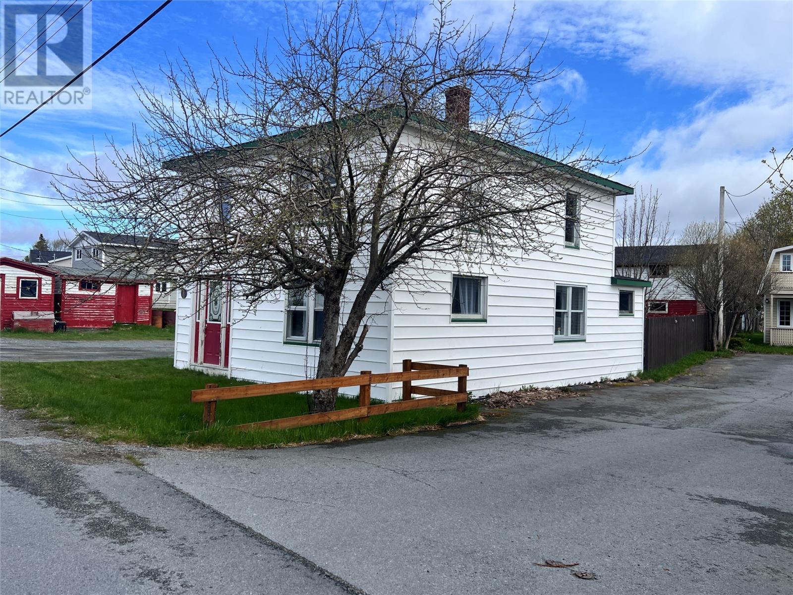10-16 Hill Avenue