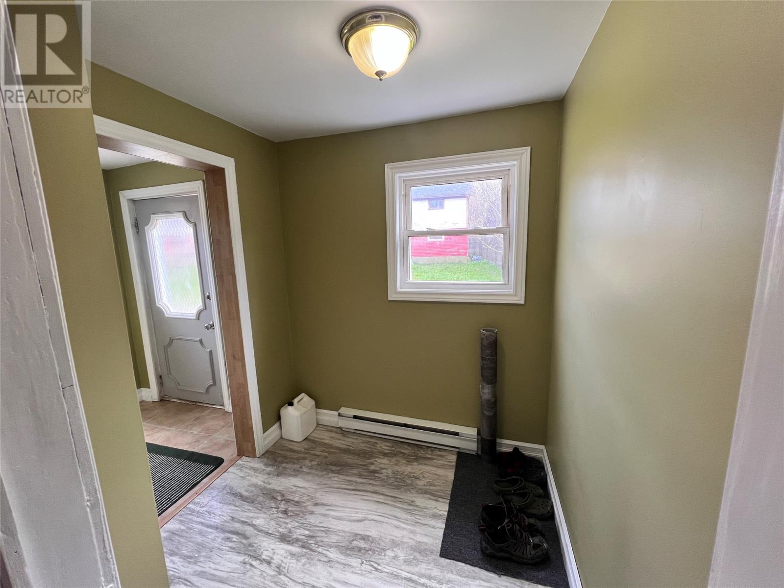 10-16 Hill Avenue