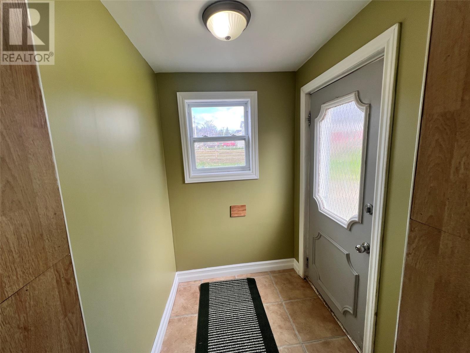 10-16 Hill Avenue