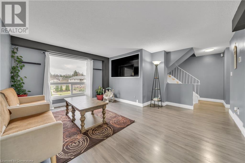 648 DOON VILLAGE Road Unit# 10
