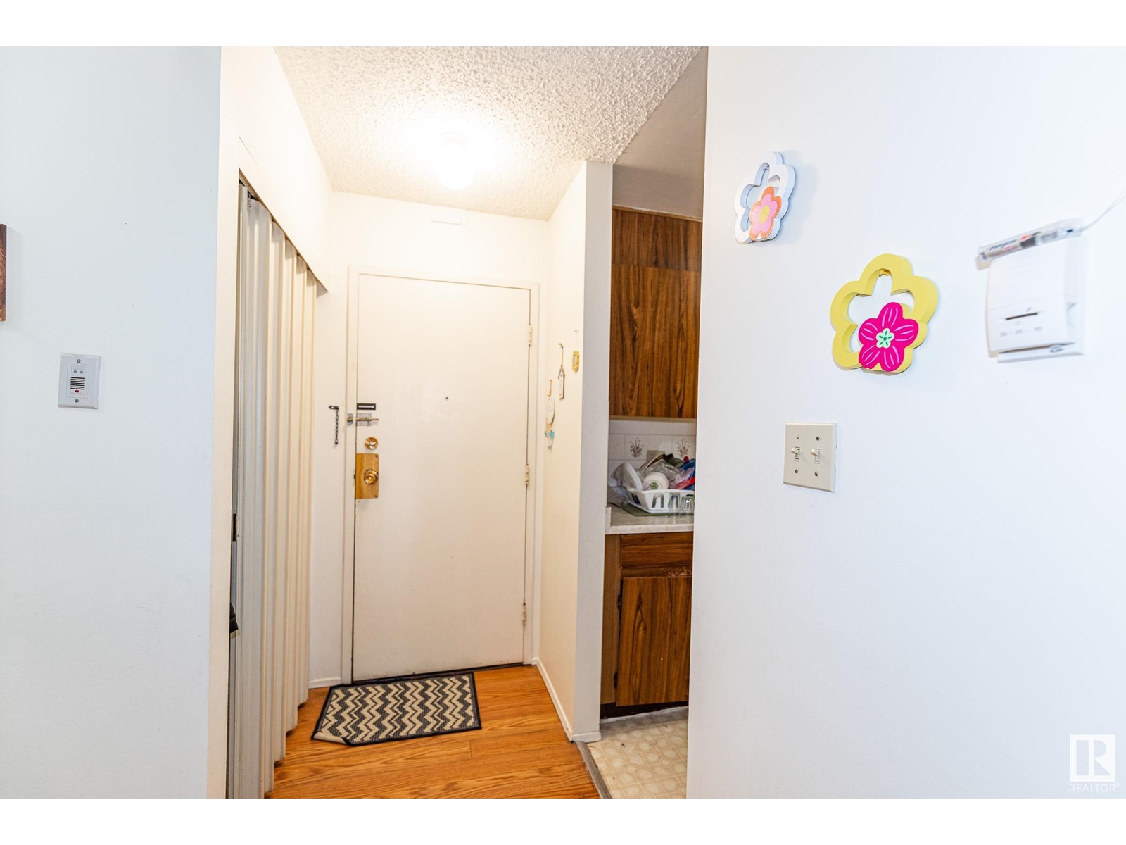 #77 11265 31 AV NW