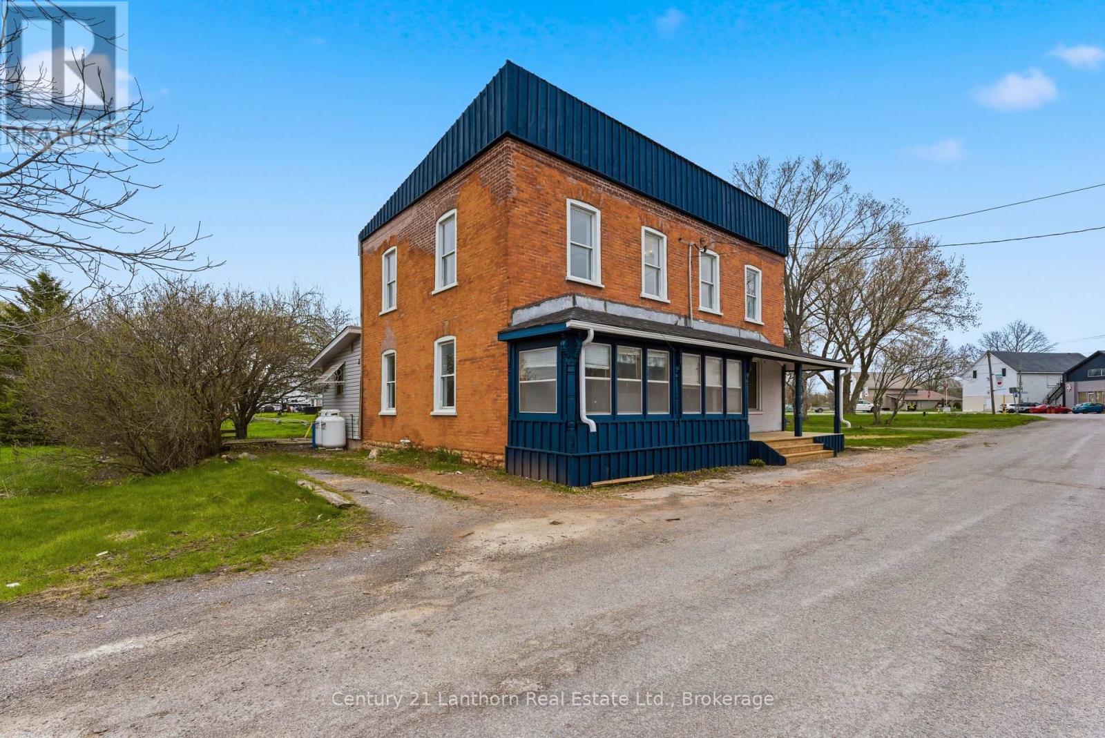 Photo 1 of 23 — A - 16 STORE STREET Unit A, Prince Edward County (Hillier Ward), ON K0K1T0