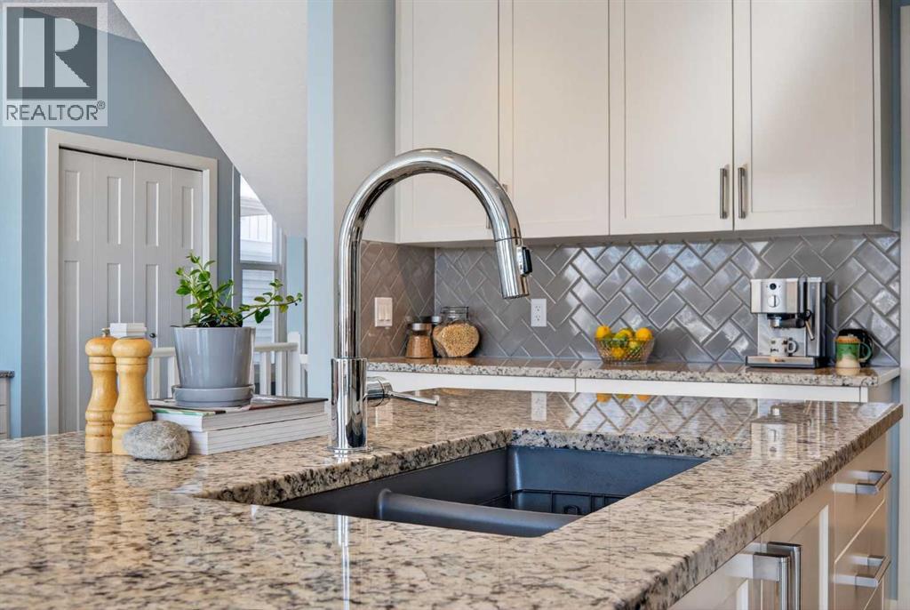 83 Fireside Crescent N