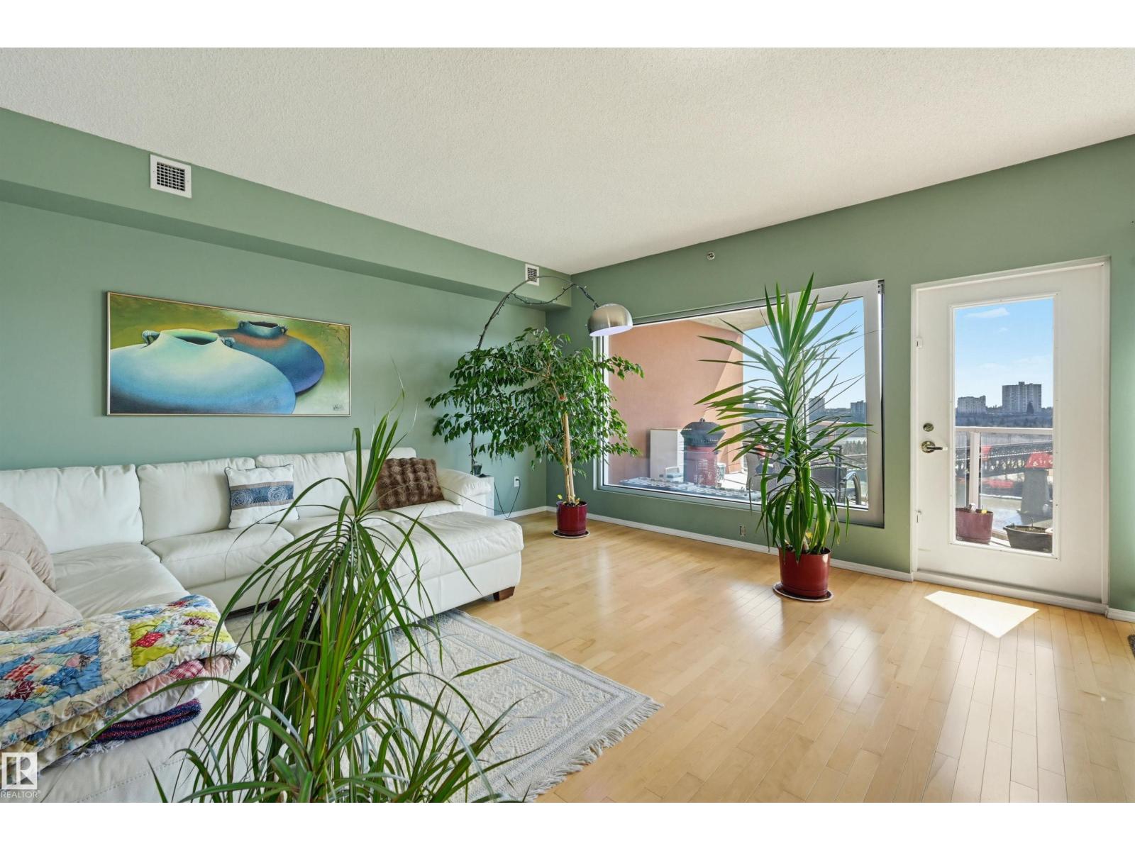#801 9708 110 ST NW