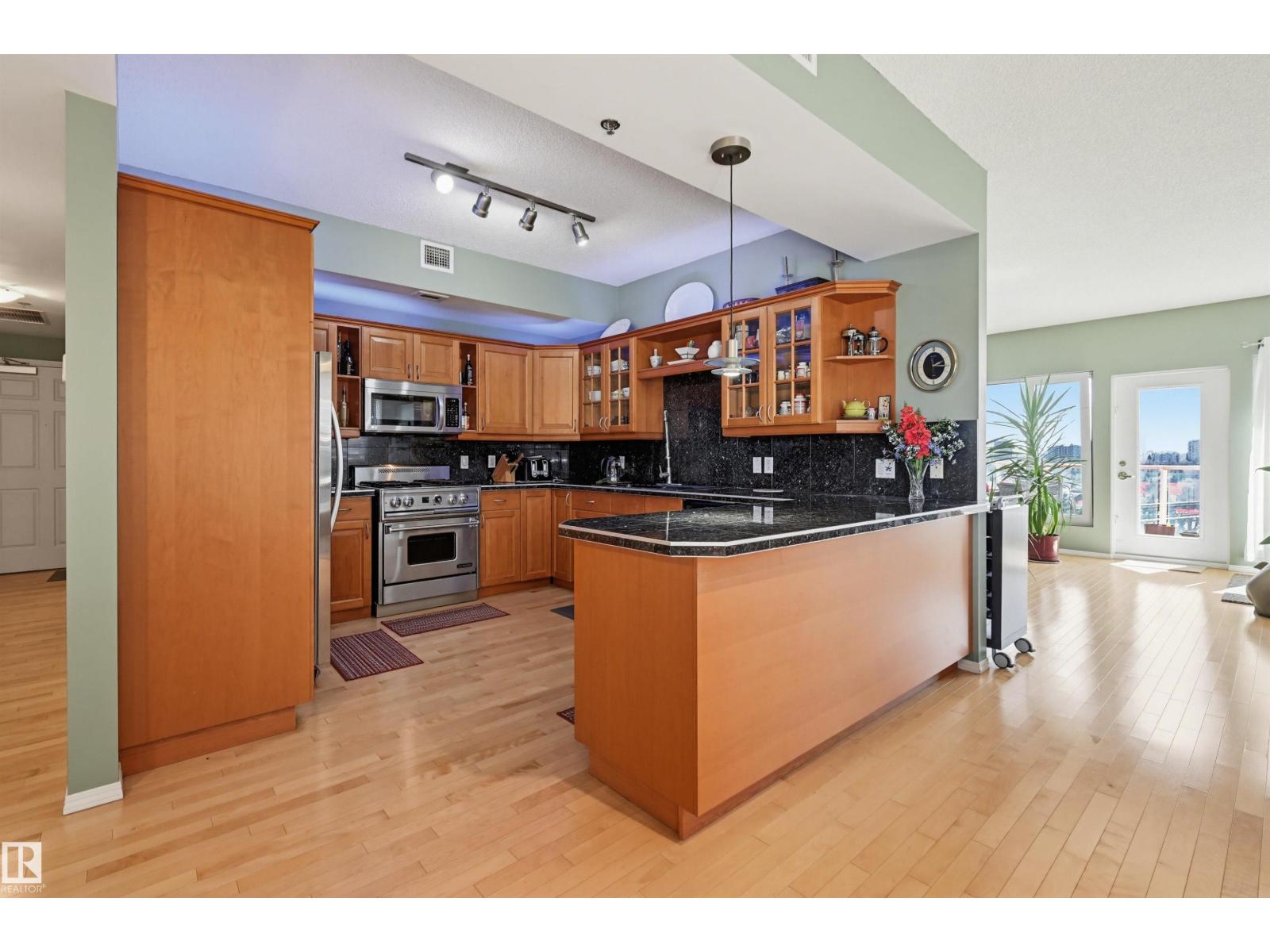 #801 9708 110 ST NW