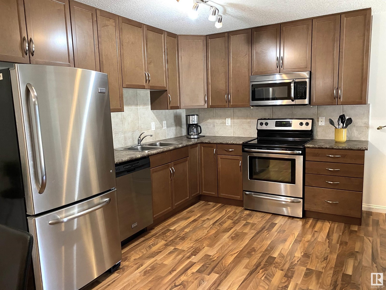 #216 1204 156 ST NW