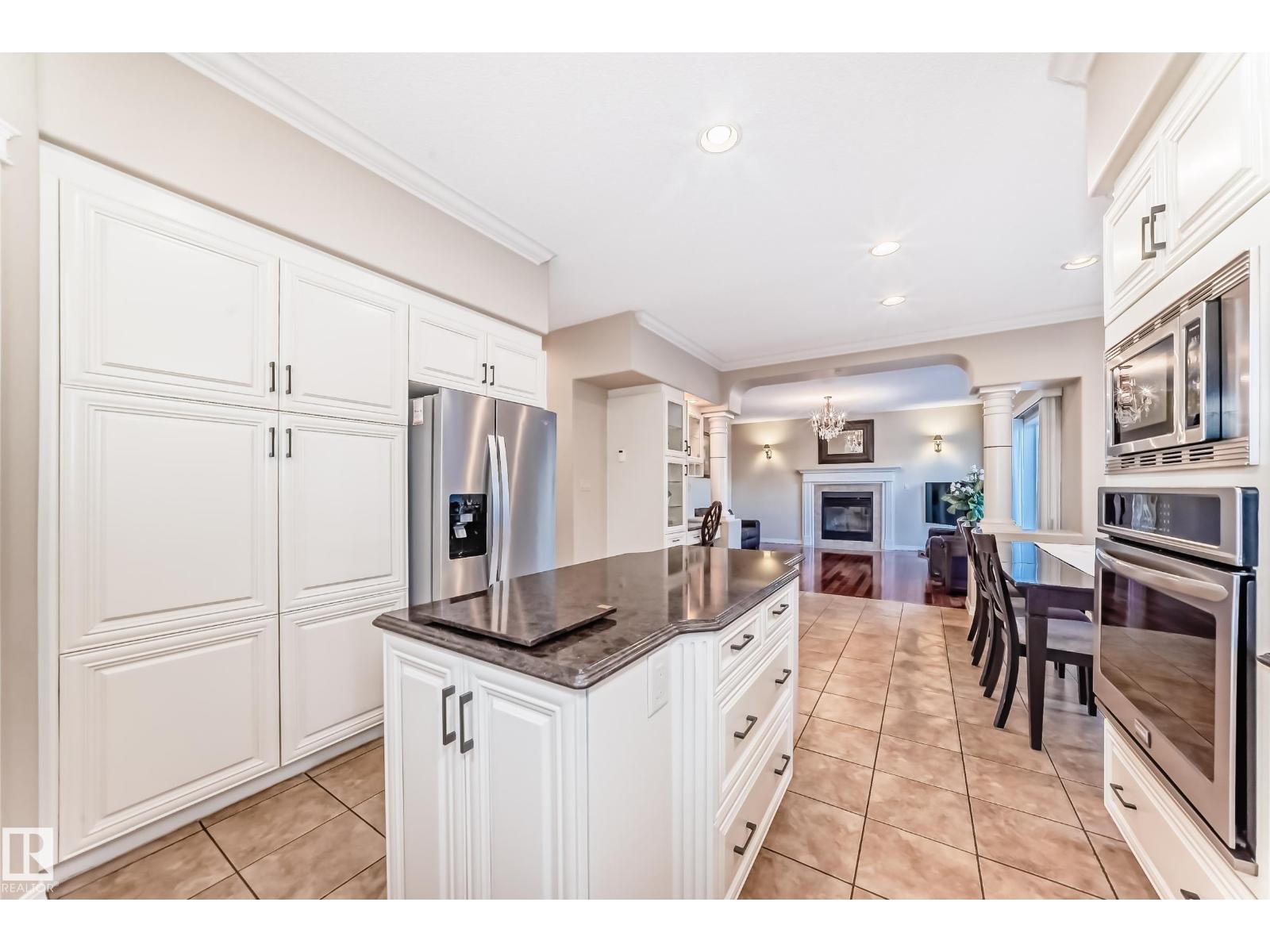 203 DARLINGTON CR NW