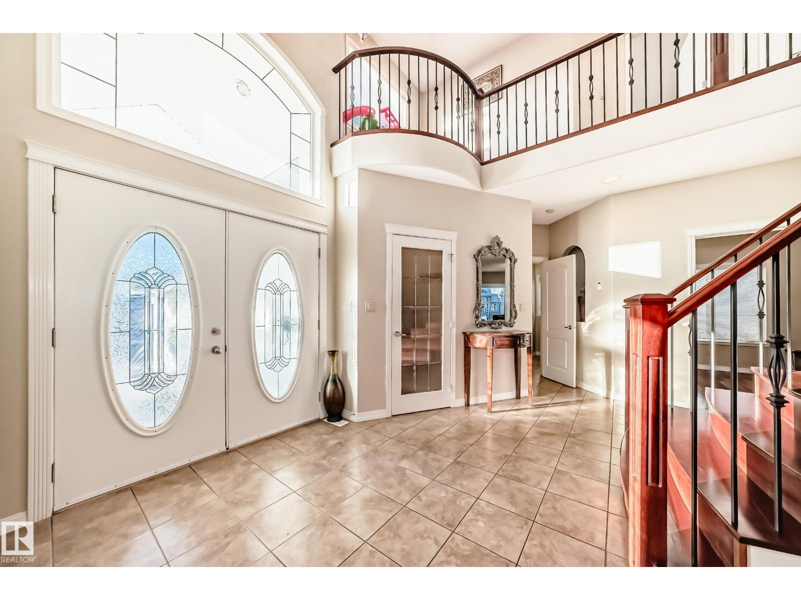 203 DARLINGTON CR NW